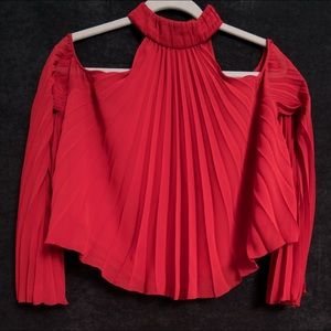Cold shoulder pleated top